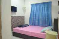 Kamar Tidur SPOT ON 89821 Batu Maung Sempoi Inn And Cafe