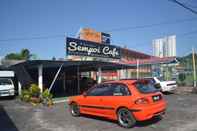 Bangunan SPOT ON 89821 Batu Maung Sempoi Inn And Cafe