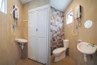 Toilet Kamar OYO 89987 Nautilus Bay Home Inn