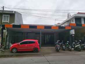 Bangunan 4 OYO 3259 Black Orange Residence