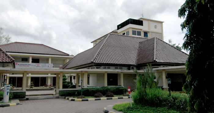 Bangunan Hotel Ranggonang