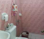 In-room Bathroom 7 Villa Asuncion