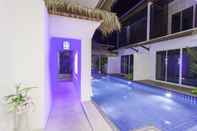 Swimming Pool Escape Villa