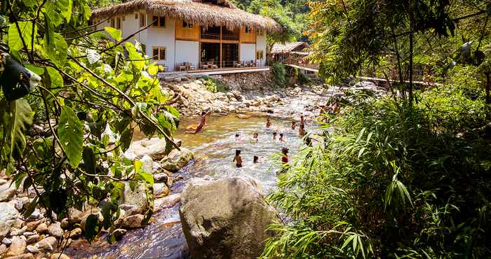 Luar Bangunan Topas Riverside Lodge