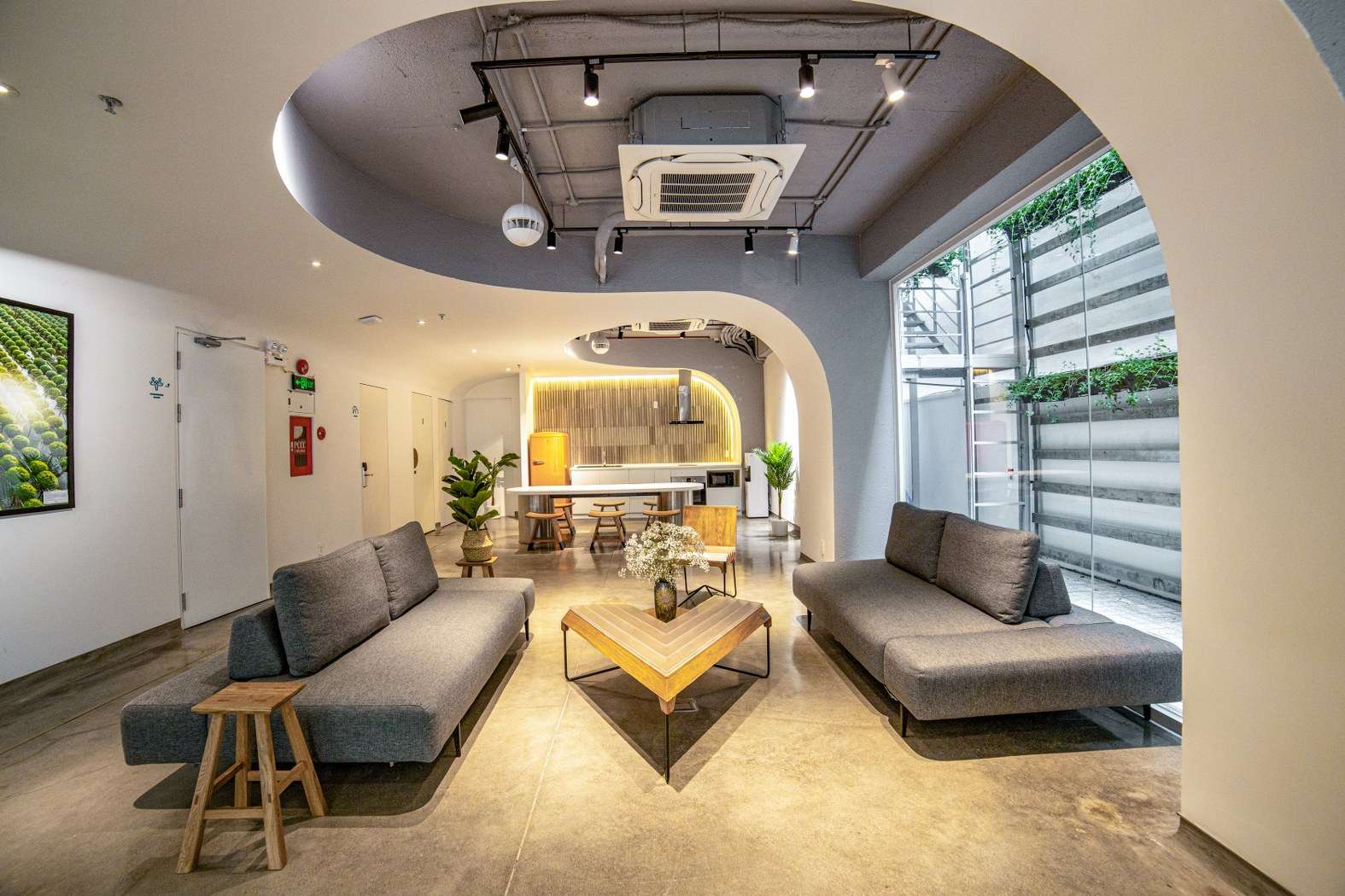 Meander Saigon - Khách sạn gần lãnh sứ quán TP HCM