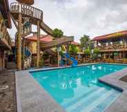 Kolam Renang 7 OYO 588 Sunrock Resort