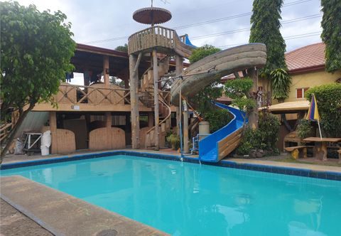 Swimming Pool OYO 588 Sunrock Resort