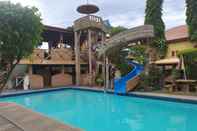 Swimming Pool OYO 588 Sunrock Resort