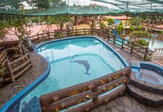 Swimming Pool 3 OYO 588 Sunrock Resort