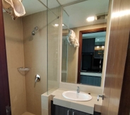 In-room Bathroom 7 U Residence 1 Karawaci