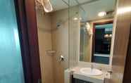 Toilet Kamar 7 U Residence 1 Karawaci