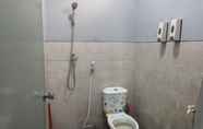 Phòng tắm bên trong 4 HomestayQu - Full House 3 Bedroom