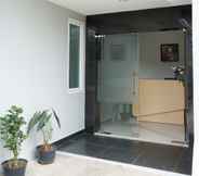 Exterior 7 UROOMS Senayan		