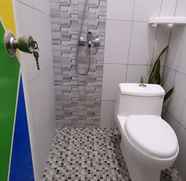Toilet Kamar 5 Homestay Danis