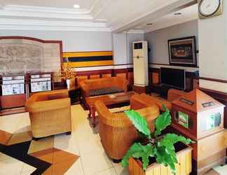 Sảnh chờ 2 Hotel Indah Jaya Solo