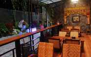 Restoran 7 Baratha Hotel & Resto