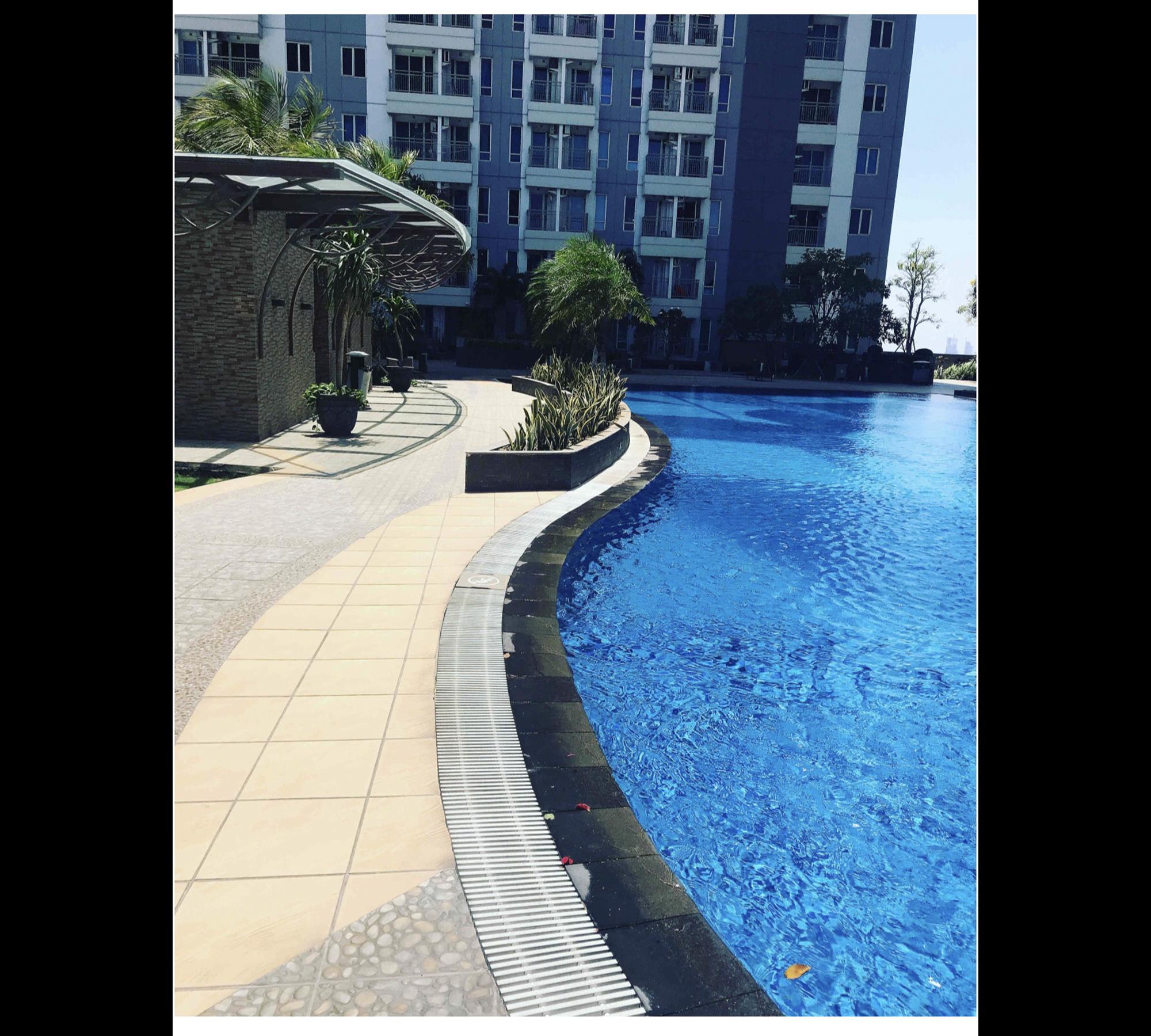 Kolam Renang Surabaya Rental Apartments Tanglin Studio P156 AC & WiFi Only