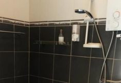 In-room Bathroom 5 Mila Motel 2