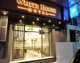 Bangunan 4 White House Hotel