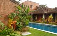 Exterior 4 Rumah Bata Guest House