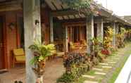 Exterior 2 Rumah Bata Guest House