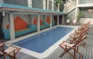 Swimming Pool 4 Kosta Hostel Canggu