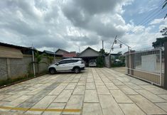 Exterior 4 OYO 3195 Pondok Penginapan Strongkeng Syariah