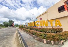 Bên ngoài 2 Hotel Taman Cinta