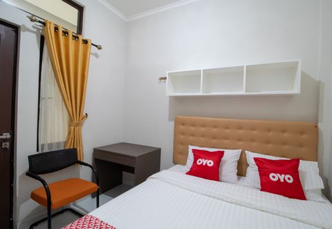 Bedroom OYO 3253 Sofia Residence