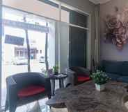 Lobby 4 Super OYO 3216 Ellegan Residence