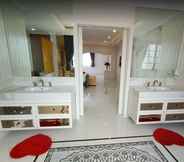 ห้องน้ำภายในห้อง 5 Exquisite pool villa Pattaya G