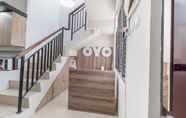 Lobby 6 OYO 3248 Vision Residence Karawang