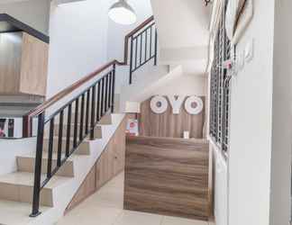 Lobi 2 OYO 3248 Vision Residence Karawang