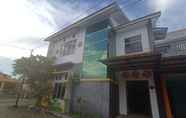 Exterior 4 OYO 3293 Sulthan Ix Guest House