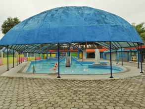 Swimming Pool 4 OYO 3290 Hotel Herlingga Jaya