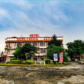 OYO 3290 Hotel Herlingga Jaya 1, 酒店 Wonodadi