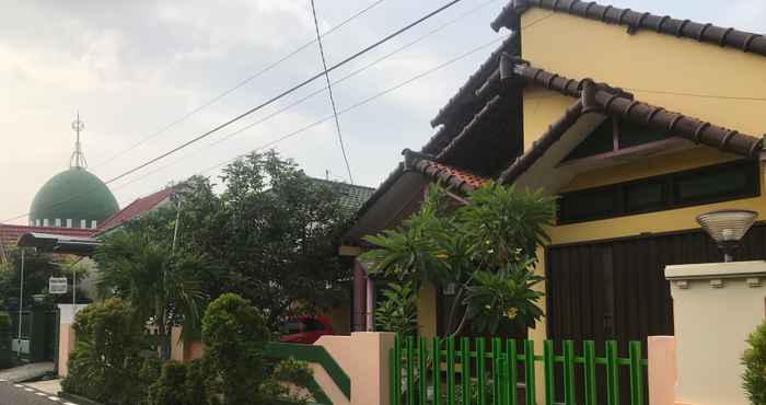 ภายนอกอาคาร Sirin Karya Homestay