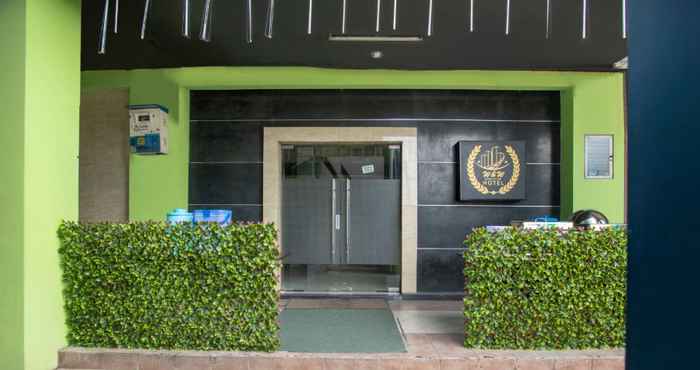 Bangunan OYO 2971 W&w Executive Hotel