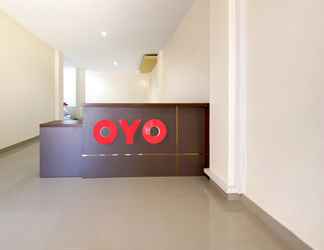 Lobby 2 Super OYO 3092 Falah Residence Syariah