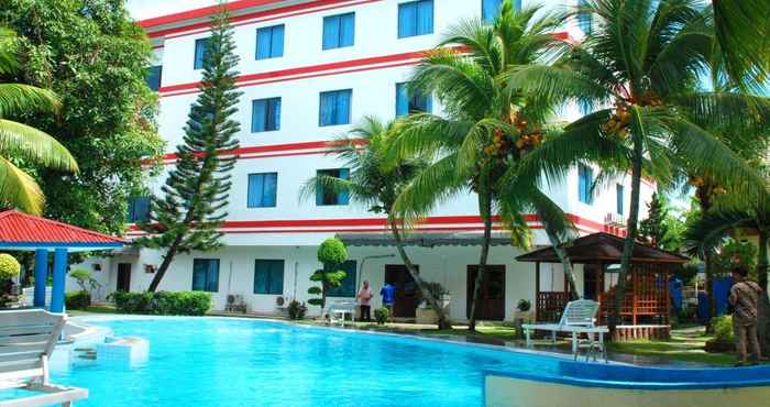 Bên ngoài RR Wisata Indah Hotel		