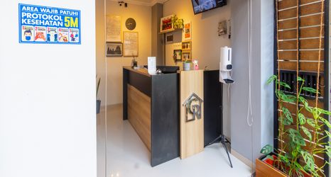 Lobby 2 Super OYO Collection O 3280 Cendhani Raras