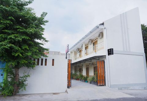 외관 OYO Living 2090 Ethes Exclusive