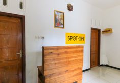 Lobi 6 SPOT ON 2378 Omah Nusantara Homestay