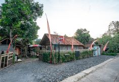 Exterior 2 OYO 2393 Putroyono Homestay