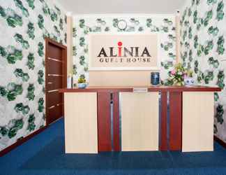 Lobby 2 OYO 3225 Alinia Guest House Syariah