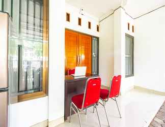 Lobi 2 OYO Life 2967 Kost Exclusive Cavindra House Syariah