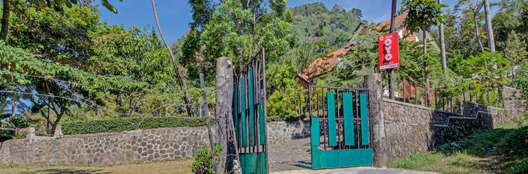 ロビー Hotel O Villa Inn App Trawas Bintaro Syariah