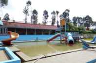 Swimming Pool OYO 3404 Puncak Jaya Darajat