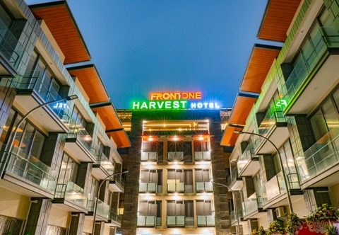 Lobi Front One Harvest Hotel Wonosobo