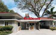 Exterior 2 RedDoorz Premium @ Trece Indang Road